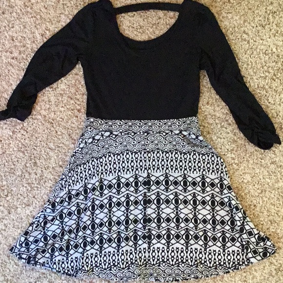 Dress - Picture 2 of 3